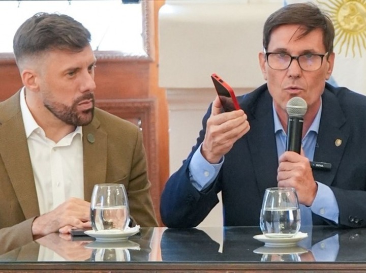 Imagen de Santa Fe establece pautas para el uso de celulares en las escuelas y limita su utilizaci&oacute;n durante la jornada escolar