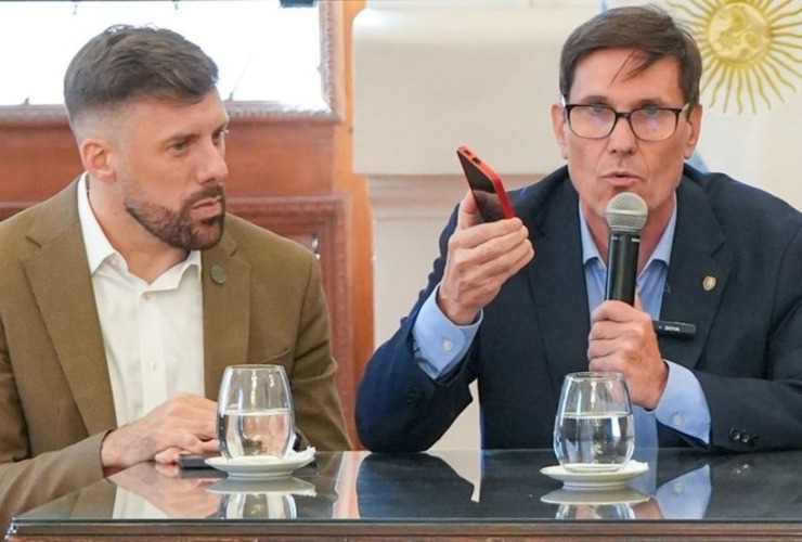 Imagen de Santa Fe establece pautas para el uso de celulares en las escuelas y limita su utilizaci&oacute;n durante la jornada escolar