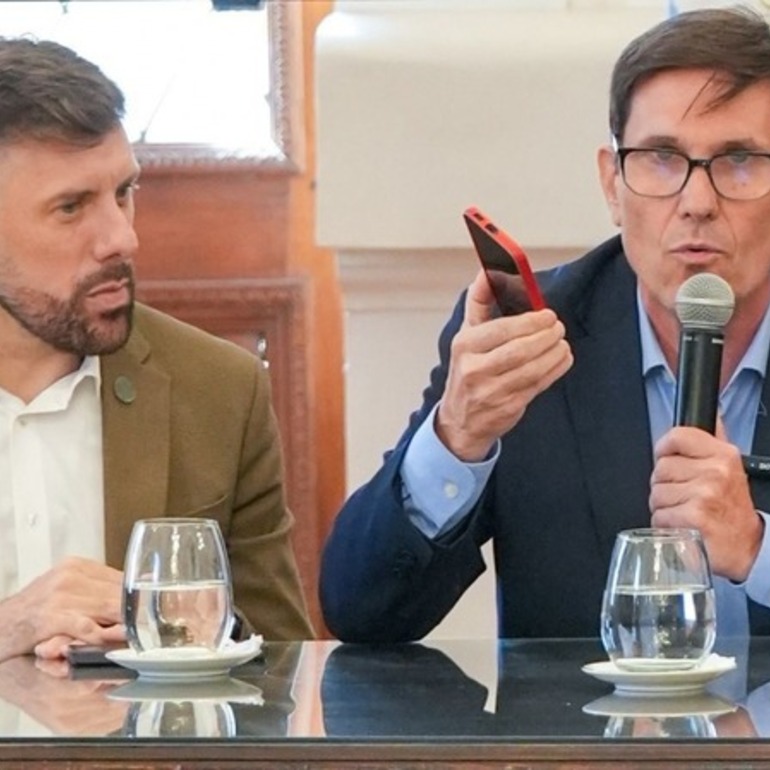 Imagen de Santa Fe establece pautas para el uso de celulares en las escuelas y limita su utilizaci&oacute;n durante la jornada escolar