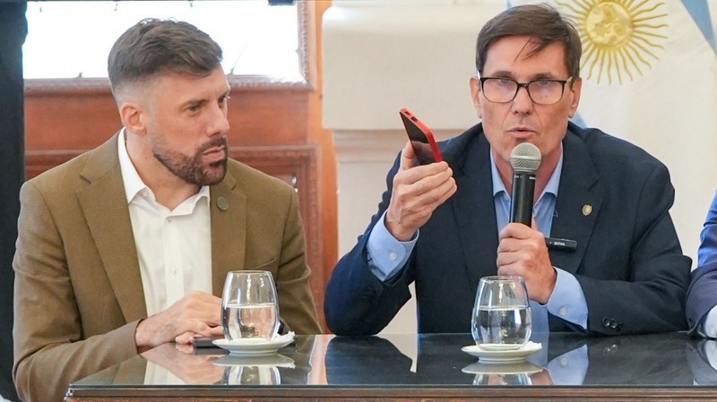 Imagen de Santa Fe establece pautas para el uso de celulares en las escuelas y limita su utilizaci&oacute;n durante la jornada escolar