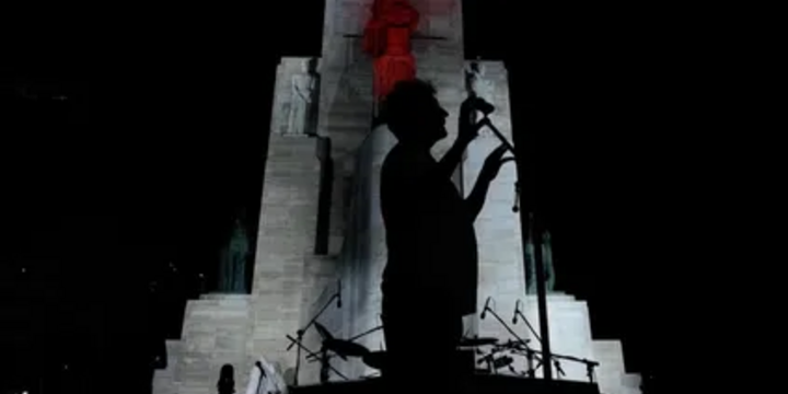 Imagen de Fervor en el Monumento: Rosario vive la cuenta regresiva para el hist&oacute;rico show de Fito P&aacute;ez