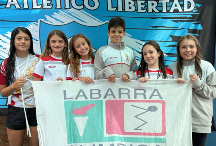 Imagen de Nadadores de Labarra Ol&iacute;mpica compitieron con buenos resultados en Rosario