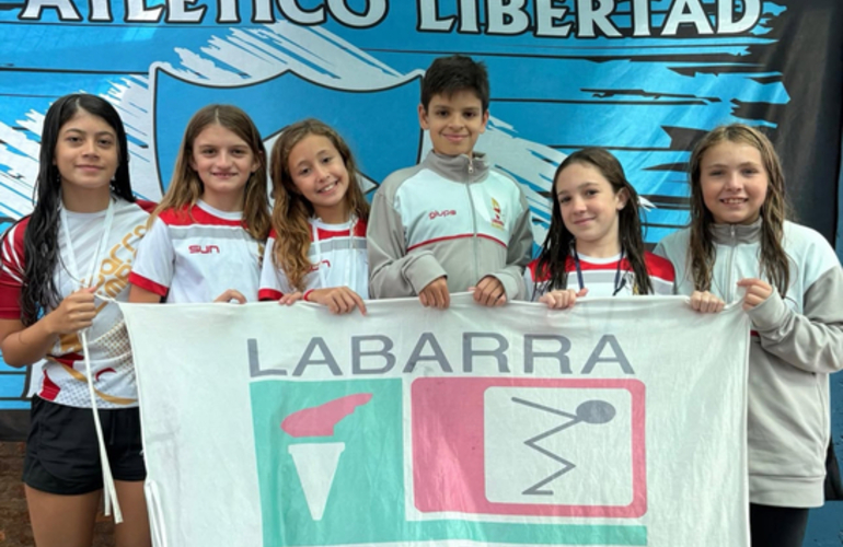 Imagen de Nadadores de Labarra Ol&iacute;mpica compitieron con buenos resultados en Rosario