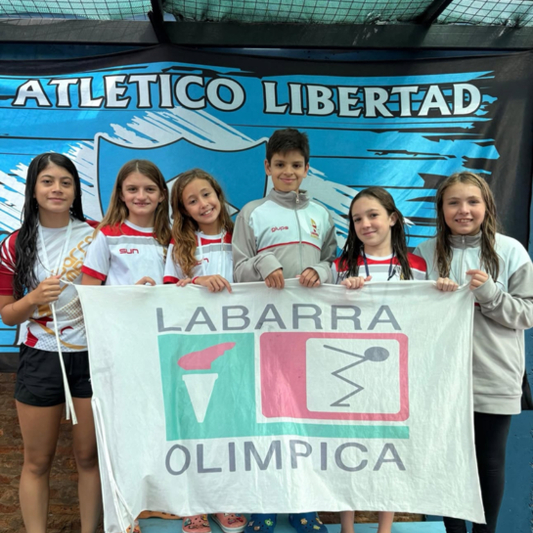Imagen de Nadadores de Labarra Ol&iacute;mpica compitieron con buenos resultados en Rosario