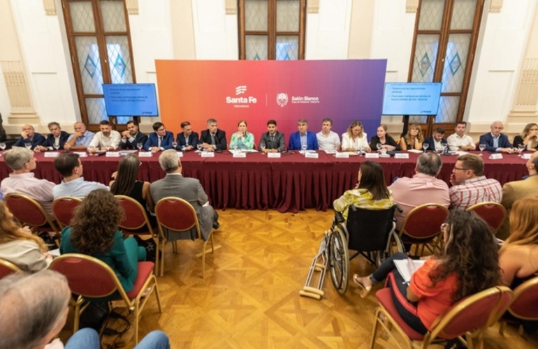Imagen de Pullaro re&uacute;ne a su gabinete en Santa Fe: cumbre interministerial para definir el rumbo de la gesti&oacute;n