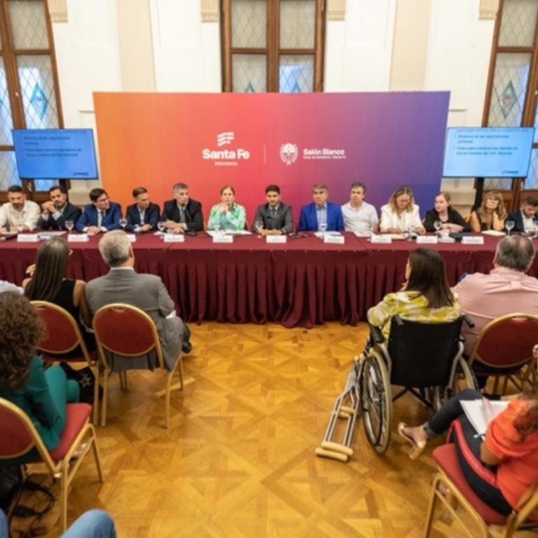 Imagen de Pullaro re&uacute;ne a su gabinete en Santa Fe: cumbre interministerial para definir el rumbo de la gesti&oacute;n