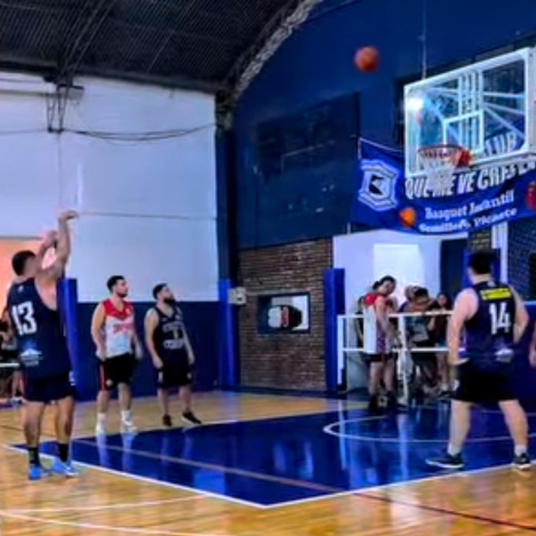 Imagen de B&aacute;squet: Athletic gan&oacute; de local ante Tiro Suizo en Primera C