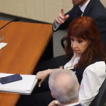 Imagen de Causa Cuadernos: Cristina Kirchner volvi&oacute; a denunciar "persecuci&oacute;n judicial" ante el Tribunal
