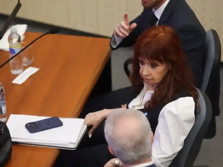 Imagen de Causa Cuadernos: Cristina Kirchner volvi&oacute; a denunciar "persecuci&oacute;n judicial" ante el Tribunal