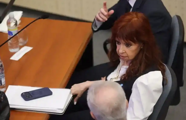 Imagen de Causa Cuadernos: Cristina Kirchner volvi&oacute; a denunciar "persecuci&oacute;n judicial" ante el Tribunal