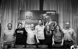 Imagen de Solo para la foto: El gobierno de Tonelli se hab&iacute;a comprometido a ayudar a Talleres con el proyecto de hockey pero no aport&oacute; nada