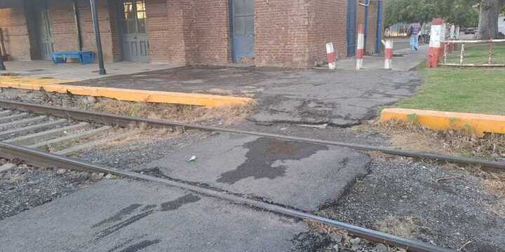 Deteriorado. El paso est&aacute; destruido desde hace tiempo y personas ya han sufrido ca&iacute;das.