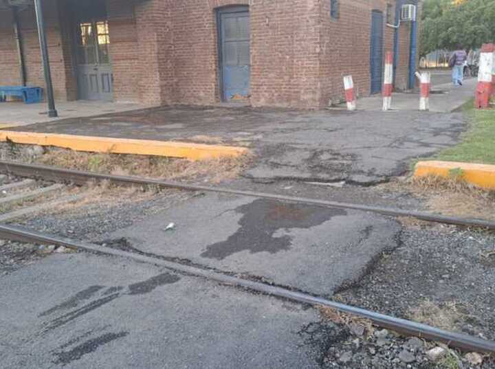 Deteriorado. El paso est&aacute; destruido desde hace tiempo y personas ya han sufrido ca&iacute;das.