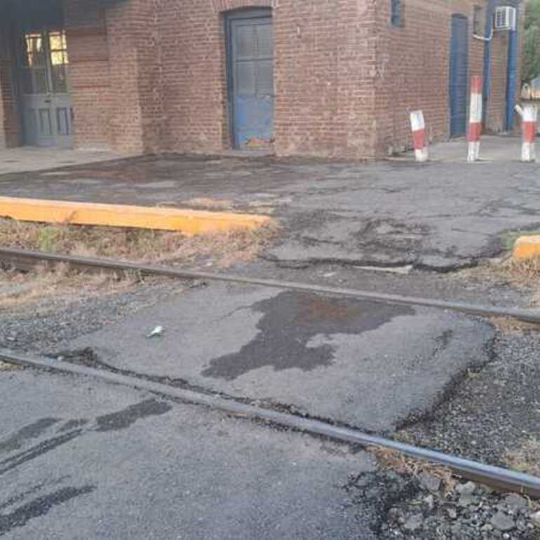 Deteriorado. El paso est&aacute; destruido desde hace tiempo y personas ya han sufrido ca&iacute;das.