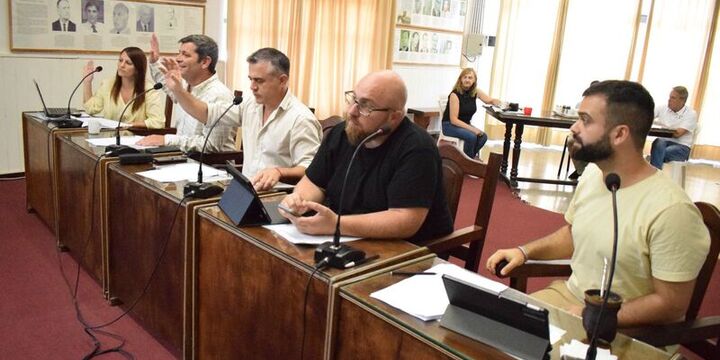 Imagen de Serra impuls&oacute; la convocatoria a autoridades de salud para evaluar necesidades de equipamiento