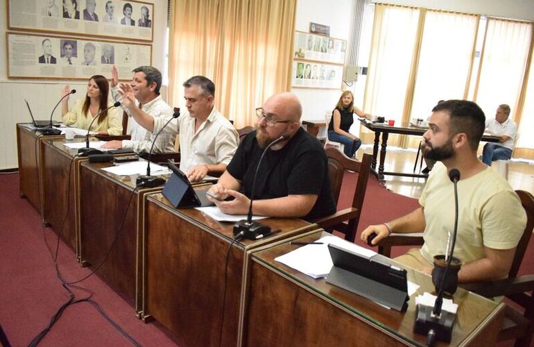 Imagen de Serra impuls&oacute; la convocatoria a autoridades de salud para evaluar necesidades de equipamiento