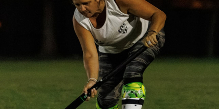 Imagen de Las 'Mami Hockey' de Uni&oacute;n ganaron en su debut en la Liga en Rosario