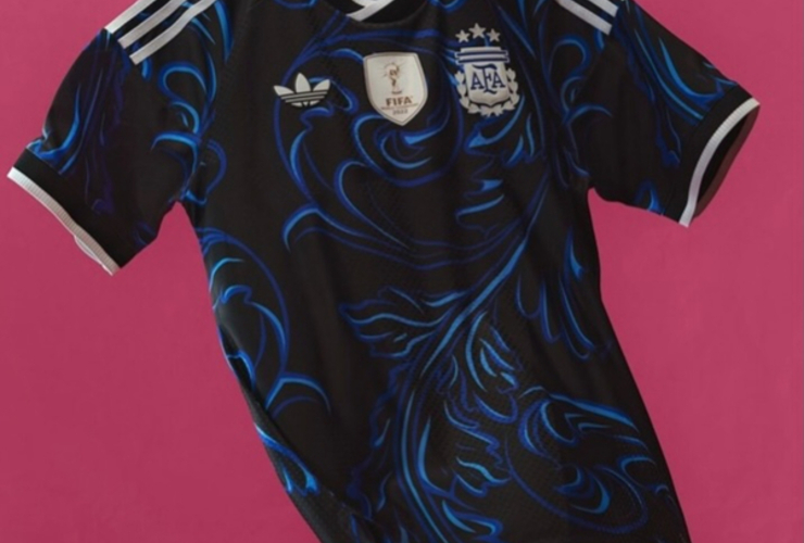 Imagen de La Selecci&oacute;n Argentina present&oacute; la nueva camiseta alternativa que utilizar&aacute; en el Mundial 2026