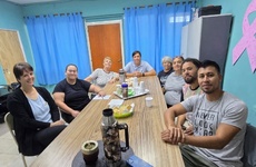 Imagen de Fighiera: autoridades comunales se reunieron con familiares de veteranos de Malvinas para organizar el acto del 2 de Abril