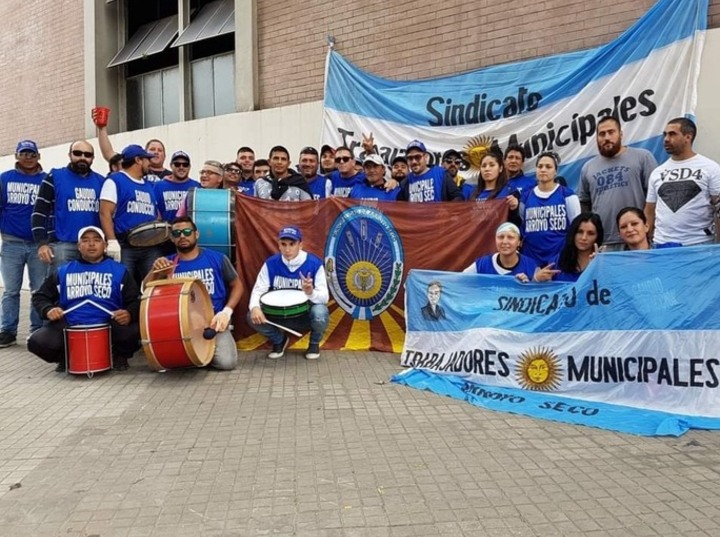 Los municipales siguen en lucha.