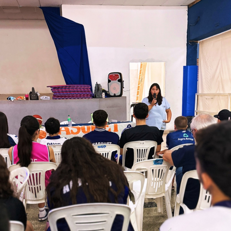 Imagen de Athletic realiz&oacute; una charla nutricional para jugadores de b&aacute;squet
