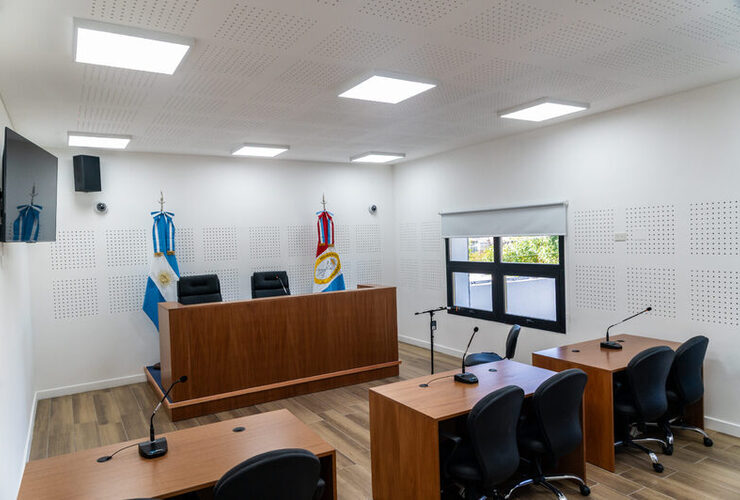 Imagen de Avance en la Justicia regional: Rufino estren&oacute; nuevas salas de audiencias en sus Tribunales