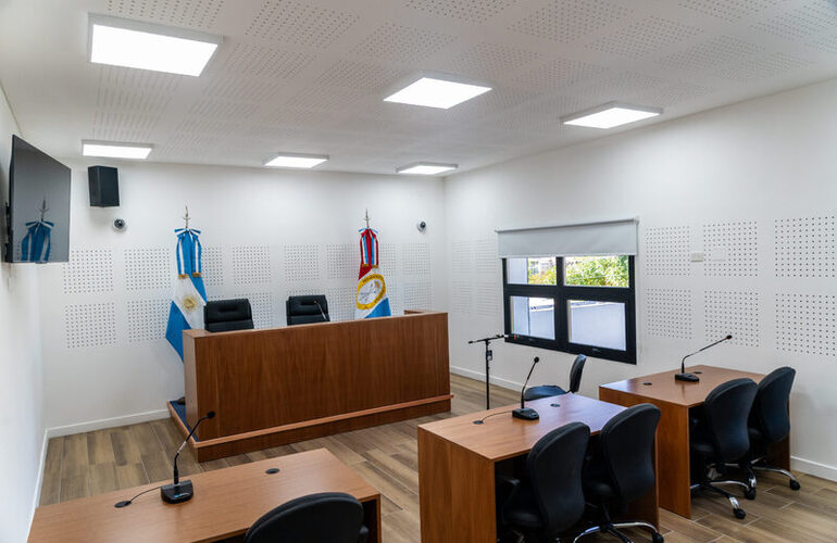 Imagen de Avance en la Justicia regional: Rufino estren&oacute; nuevas salas de audiencias en sus Tribunales