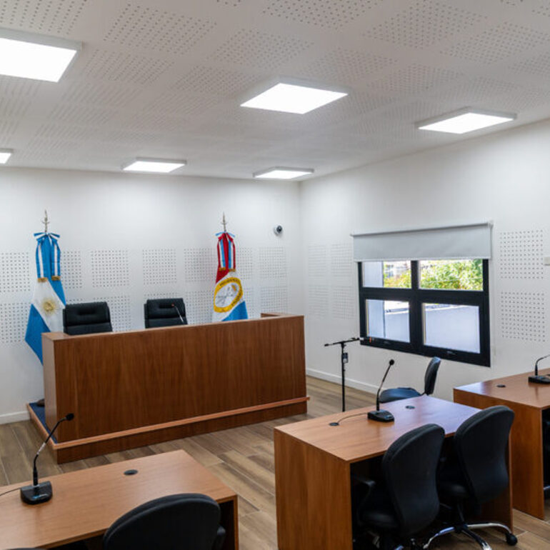 Imagen de Avance en la Justicia regional: Rufino estren&oacute; nuevas salas de audiencias en sus Tribunales