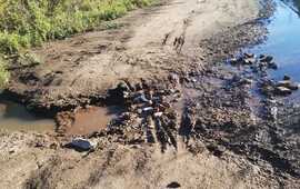 Imagen de Reclaman limpieza de cunetas en el camino de Nista hacia el r&iacute;o