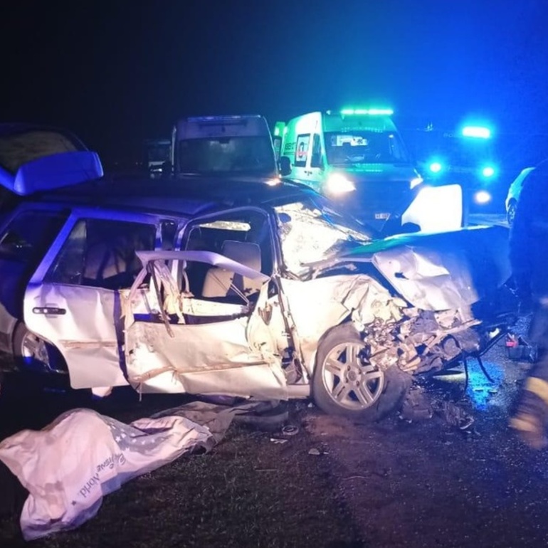 Imagen de Grave accidente en Ruta 26S: varios j&oacute;venes heridos tras chocar contra un cami&oacute;n