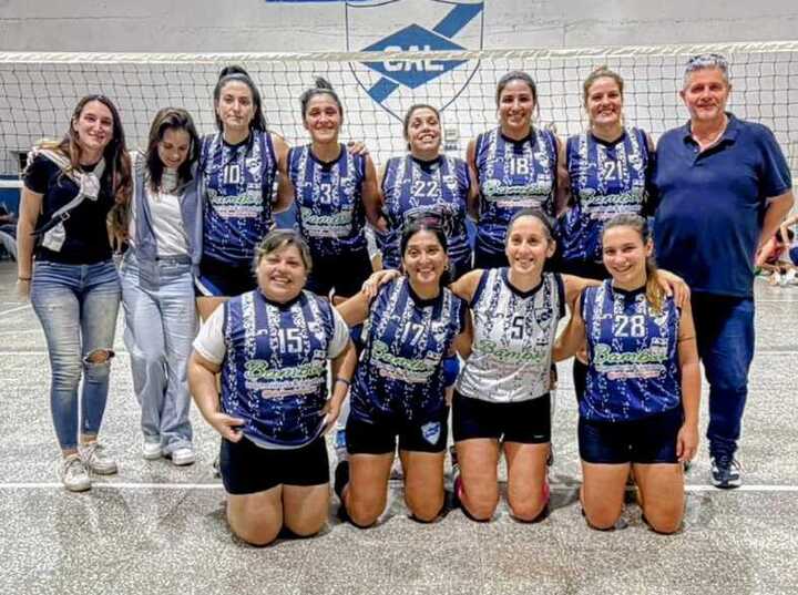 Imagen de El Maxi V&oacute;ley de Libertad perdi&oacute; 3-1 ante Rosario Oeste