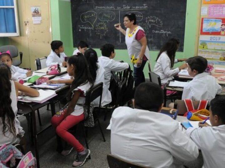 Imagen de Educación en Santa Fe: casi 75 mil docentes percibieron el incentivo por "Asistencia Perfecta" Imagen de Educación en Santa Fe: casi 75 mil docentes percibieron el incentivo por "Asistencia Perfecta"