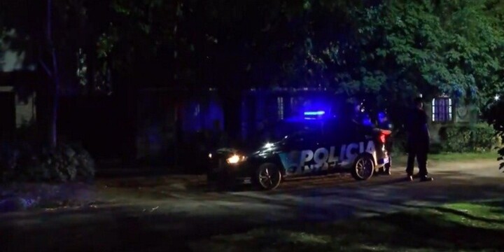 La Polic&iacute;a en el lugar del crimen.