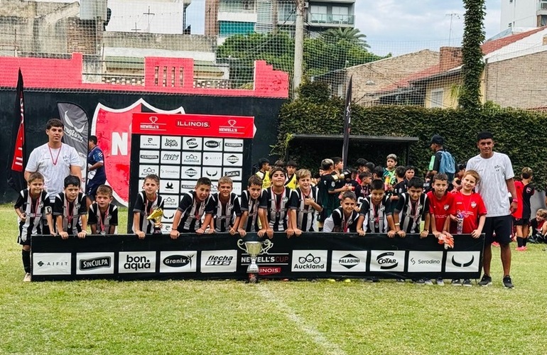 Imagen de Uni&oacute;n Campe&oacute;n de Copa de Plata y Bronce en la 'Newell 's Cup 2026'