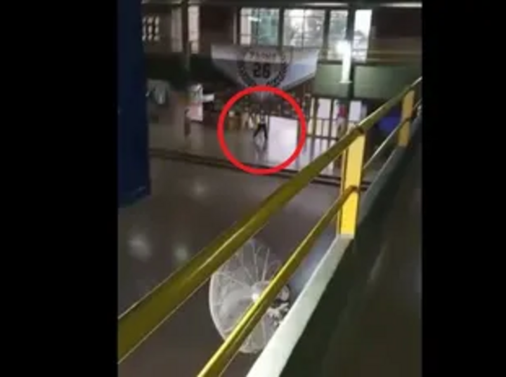 Imagen de Tragedia en San Crist&oacute;bal: un alumno de 15 a&ntilde;os entr&oacute; armado a una escuela, mat&oacute; a un compa&ntilde;ero e hiri&oacute; a otros dos