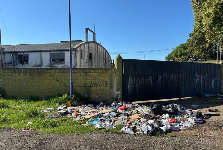 Imagen de Foco infeccioso en Ruta 21 y Mar&iacute;a Passoni: Basura acumulada y olores insoportables