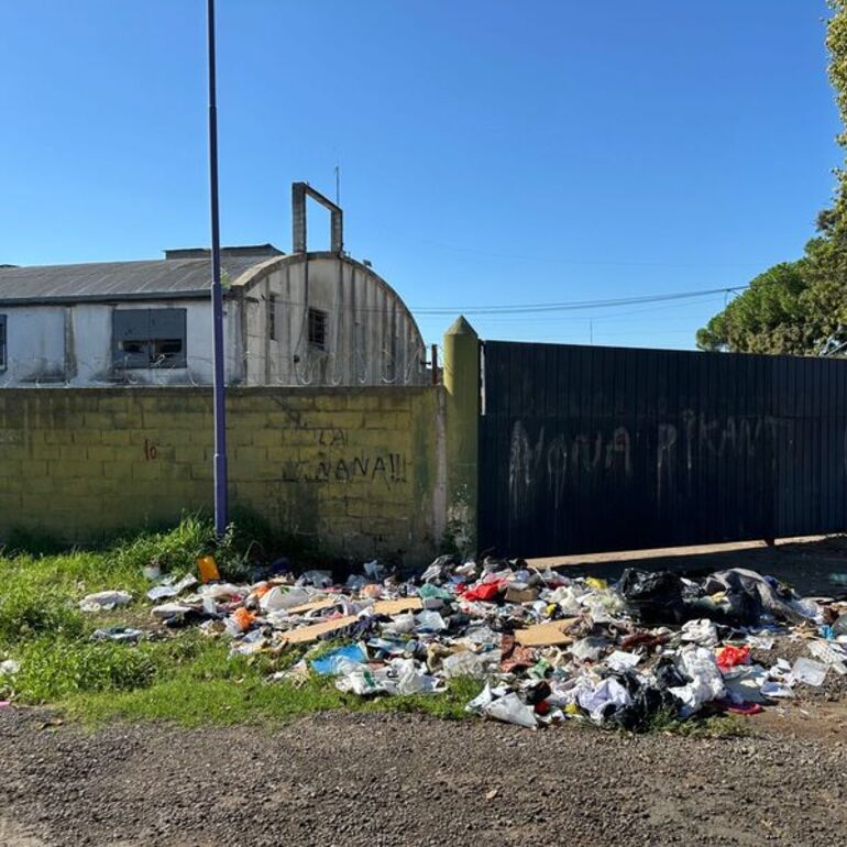 Imagen de Foco infeccioso en Ruta 21 y Mar&iacute;a Passoni: Basura acumulada y olores insoportables