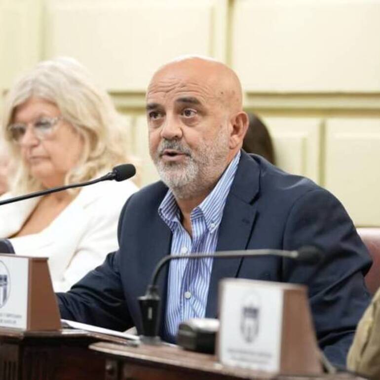 Imagen de IAPOS: piden que se mantenga el formato papel para afiliados con dificultades digitales