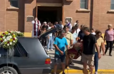 Imagen de Dolor y silencio en San Crist&oacute;bal: la ciudad despidi&oacute; a Ian, el adolescente asesinado en la Escuela Normal