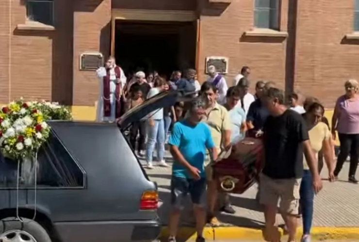 Imagen de Dolor y silencio en San Crist&oacute;bal: la ciudad despidi&oacute; a Ian, el adolescente asesinado en la Escuela Normal