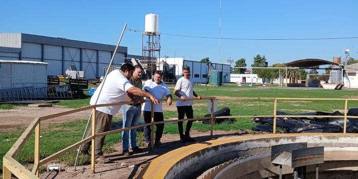 Imagen de Cardo asegura que los malos olores en Ruta 21 tienen origen cloacal y no industrial
