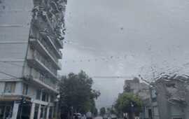 Imagen de Clima extremo: doble alerta por calor agobiante y tormentas fuertes