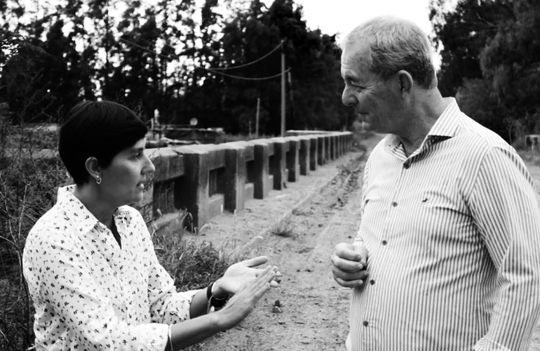 De fondo el barrio que no para de crecer desmesuradamente