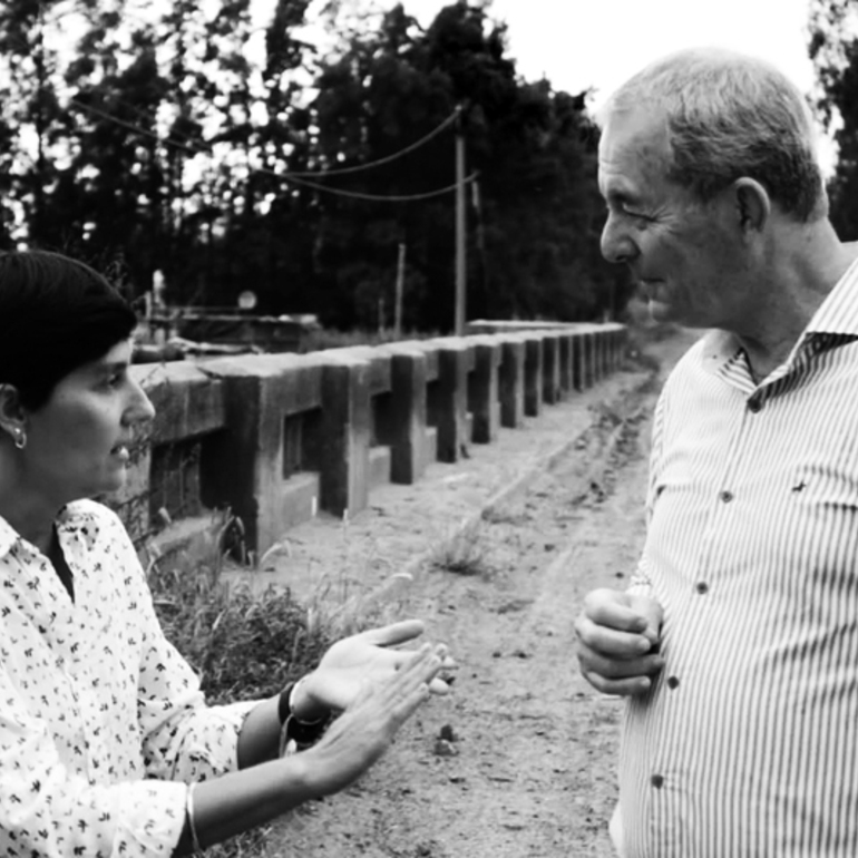 De fondo el barrio que no para de crecer desmesuradamente