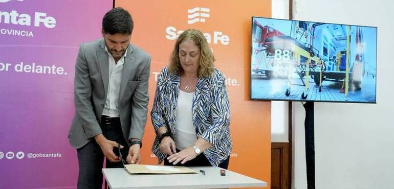 Imagen de Santa Fe: Pullaro impulsa una inversi&oacute;n de $10.000 millones para sumar 88 nuevas ambulancias