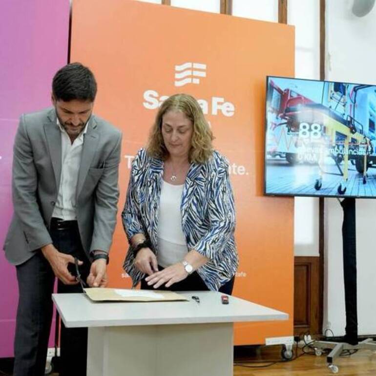 Imagen de Santa Fe: Pullaro impulsa una inversi&oacute;n de $10.000 millones para sumar 88 nuevas ambulancias
