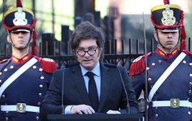 Imagen de Sin cadena nacional, Javier Milei encabeza el acto central en Buenos Aires por el D&iacute;a del Veterano y los Ca&iacute;dos en Malvinas