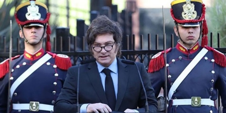 Imagen de Sin cadena nacional, Javier Milei encabeza el acto central en Buenos Aires por el D&iacute;a del Veterano y los Ca&iacute;dos en Malvinas