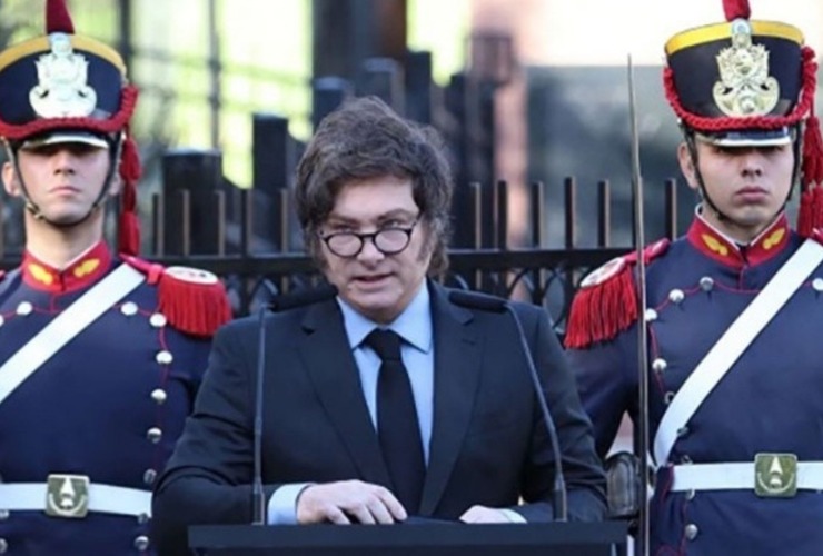 Imagen de Sin cadena nacional, Javier Milei encabeza el acto central en Buenos Aires por el D&iacute;a del Veterano y los Ca&iacute;dos en Malvinas