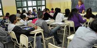 Imagen de Alerta en las escuelas: detectan armas blancas en mochilas de estudiantes y radicaron una denuncia policial